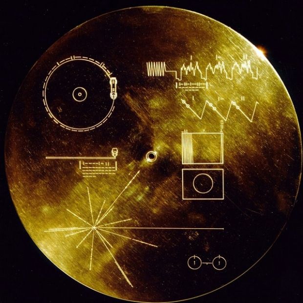 Altın plak ile uzaylılara gönderilen fotoğraflar