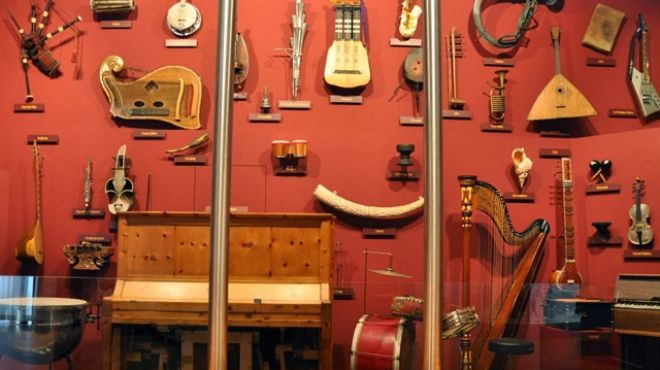 Bursanın ilk, Türkiyenin üçüncü Müzik Enstrümanları Müzesi Sanlıkol Ailesinin bağışladığı çalgılardan oluşuyor. İzmir ve Afyon'dan sonra bir müzik enstrumanları müzesi de Nilüfer Belediyesi tarafından açılıyor. İlk protokol  imzalarının atıldığı kuruluş aşamasında olan müze 2016 yılı içinde faaliyete geçecek.
