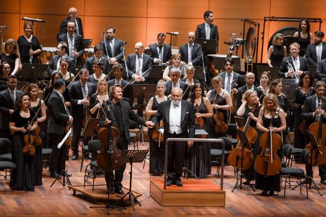 Penderecki, 21 Nisan 2016da Lütfi Kırdar Uluslararası Kongre ve Sergi Sarayında Borusan İstanbul Filarmoni Orkestrası eşliğinde besteciliğinin üçüncü dönemini yansıtan üç yapıtını yorumladı. Günler öncesinden Penderecki Yapıtlarını Yönetiyor başlığıyla duyurulan konser , basında ve sosyal medyada geniş yer almıştır ki bu da istendiğinde Çağdaş Müzikin temsiliyetine önem verilebileceğini ve 20. yüzyıl öncesi yapıtlar gibi 20. yüzyıl ve sonrası yapıtların da seslendirilerek çoksesli sanat müziğinin tüm yönleriyle tanıtılabileceğini gösterir...